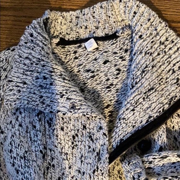 Jcrew size medium black and white sweater - Picture 3 of 3